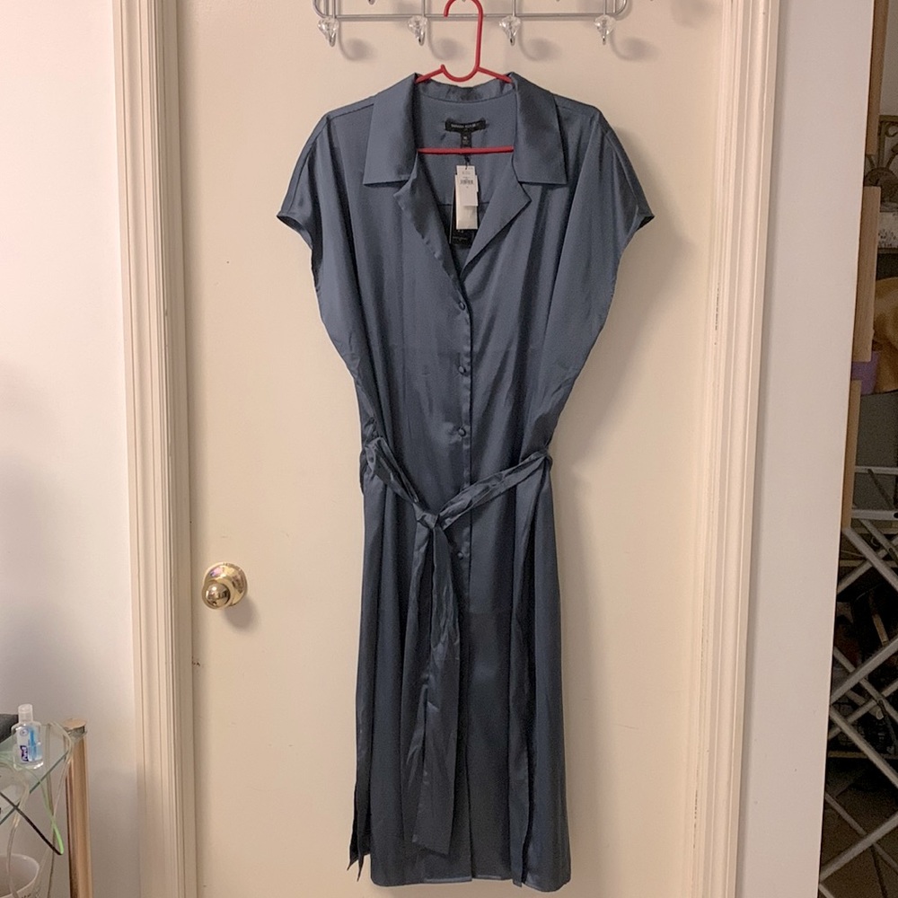 Banana Republic Short Sleeve Waist Dress flattering drawstring waist.